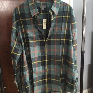 L.L. Bean Signature Mens Slim Fit Shirt. New In packaging